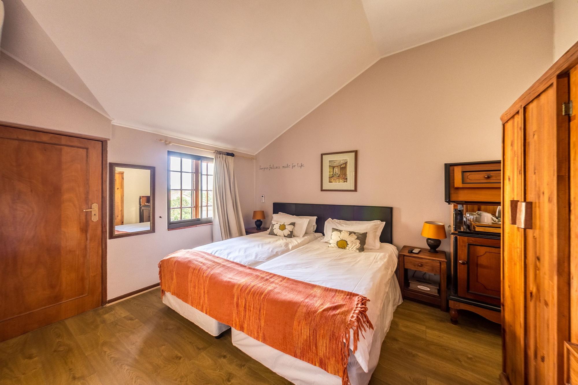Winelands Villa Guesthouse And Cottages Somerset West Exterior photo